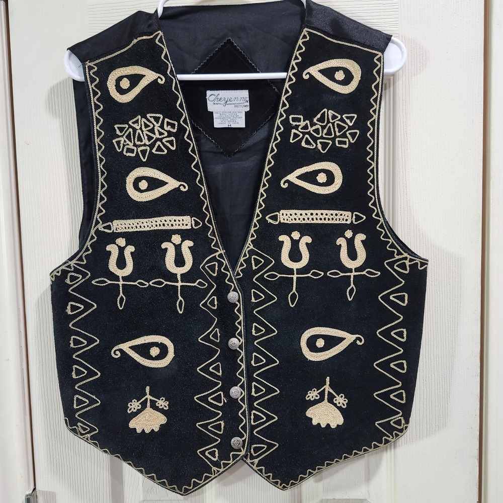Cheyenne Autumn Black Suede Leather Embroidered Western Vest Oklahoma Buttons M